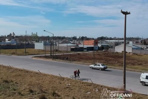 ¡TERRENOS EN VENTA! 🔥📍Av. Alberto y Estrada - Zona Barrio Ceco 3Medidas • 11x21.55 m2• 11x32,4 (6)